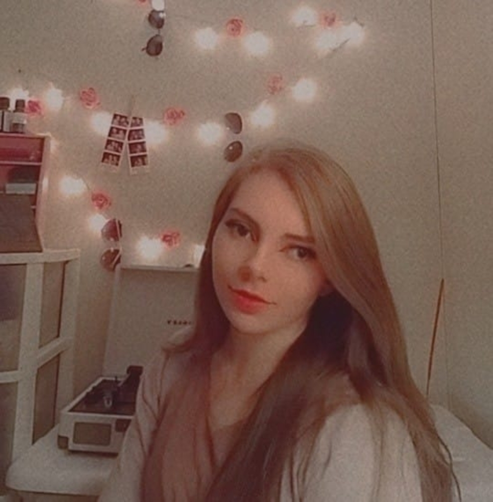 Meet your Posher, Alexis